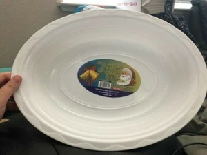 130 oz Oval XMAS Serving Platter White Plastic BPA Free New!!! - Picture 1 of 2