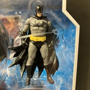 MCFARLANE TOYS DC MULTIVERSE JUSTICE LEAGUE MONSTERVERSE MINI BATMAN FIGURE - Picture 1 of 1