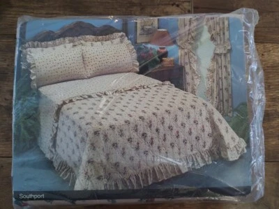 复古 JC Penney 双张平板花卉 Southport Ruffle 无铁 Percale — 第 1/4 张图片