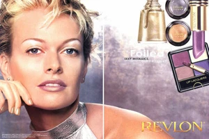 2000 Revlon Sarah O'Hare makeup Foiled Metallics nails lips 2-page MAGAZINE AD - Picture 1 of 1