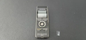 Olympus DM-520 Handheld Digital Voice Recorder - Picture 1 of 5