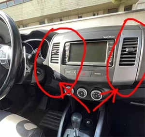 N.2 Bocchette Aria Centrali Sx Dx @ Mitsubishi Outlander II (2007-2012) - Foto 1 di 23