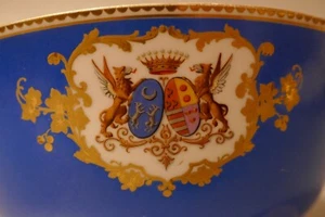 Wunderschöne Porzellanschale GRAFENGESCHLECHT FRANKREICH, Sevres, 19. Jhdt. - Picture 1 of 6
