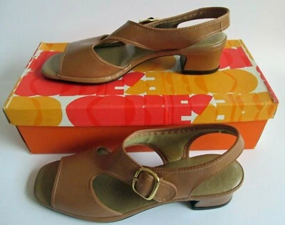 De colección NUEVO Zapatos de Tacón con Cordones 7.5 Cobbies US Corp. Correas Marrón Hebilla Punta Abierta Foto 1 de 4