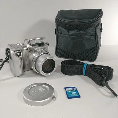 Kodak EasyShare Z612 6.1MP Digital Camera Silver With SD Card & Case Tested Read - Image 1 of 4