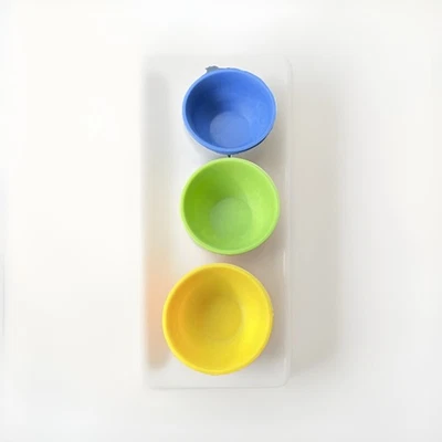 Juego de 3 vasos medidores de silicona Le Creuset Nesting, cuencos para pellizcos Foto 1 de 4