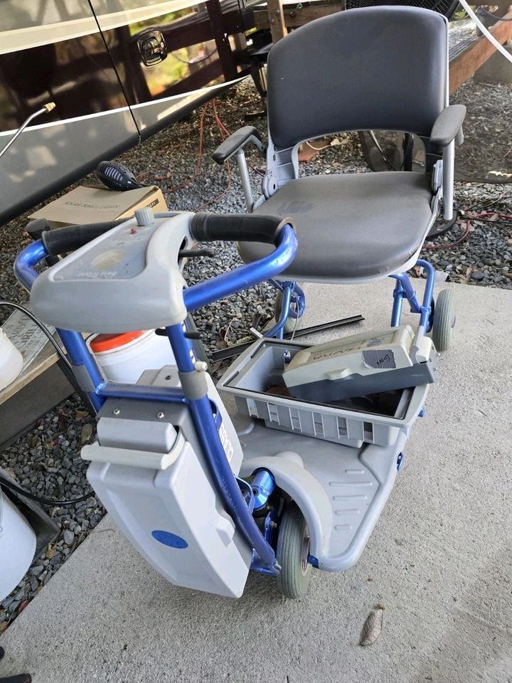 Scooter de movilidad plegable clásico ligero Tzora Foto 1 de 2