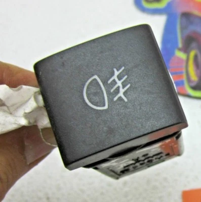 INTERRUPTOR DE LUZ DE NEBLINA LÂMPADA PAINEL BOTÃO VERDE PLUGUE para 4409223 94 96 97 98 95 SAAB 900 - Imagem 1 de 3