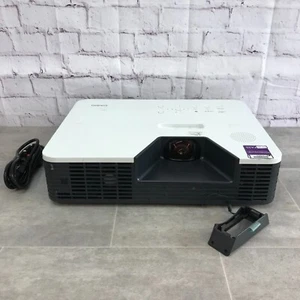 Casio XJ-ST145 Projektor XGA HDMI VGA 20.000 Stunden Lampenlebensdauer - 9546 Stunden gebraucht - Bild 1 von 8