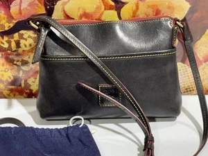 Dooney & Bourke Navy Crossbody Leder mit verstellbarem Lederriemen mit Staubbeutel - Bild 1 von 16