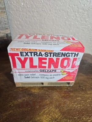 VINTAGE Tylenol Gelcaps 4" X 3" RARE Office Desk Notepad Stack McNeil J&J  - Image 1 of 4