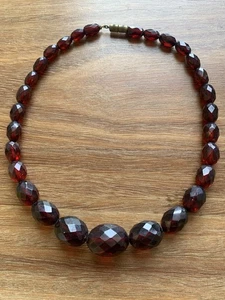 Art Deco Cherry Amber Faceted Bakelite threaded Bead Necklace twisted clasp 45cm - Picture 1 of 8