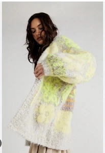 Free People Gather Me Close Strickjacke süße flauschige Blumen bunte Strickjacke XL - Bild 1 von 8