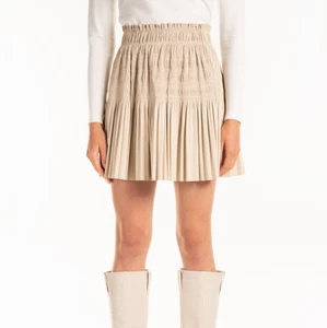 NUEVA 7 para toda la humanidad imitación cuero plisado academia falda talla XS - Imagen 1 de 9