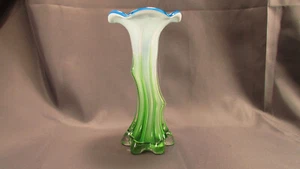 Jarrón de vidrio artístico soplado a mano blanco verde azul con volantes parte superior terrestre pontil - Imagen 1 de 8