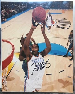 Foto de acción a color 8x10 de novato autografiada por Kevin Durant Oklahoma Thunder #35 - Imagen 1 de 1