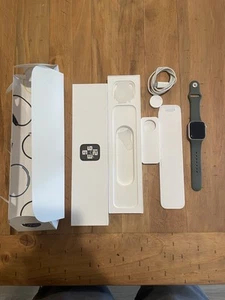 Apple Watch SE 2nd Gen (MNL73LL/A) (A2722) AS-IS - Photo 1 sur 12