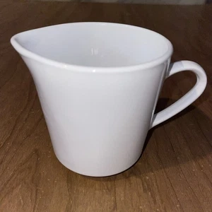 Vintage Centura By Corning White Coupe Creamer - Picture 1 of 3