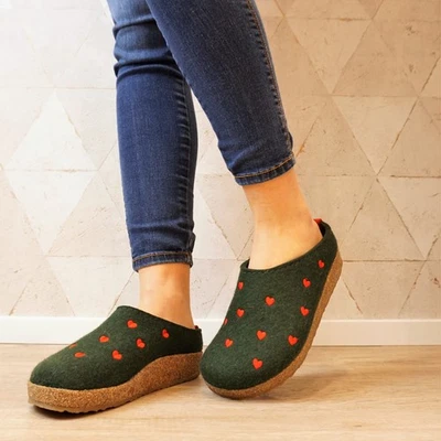 HAFLINGER SWEETHEARTS GREEN WOOL FELT SLIPPERS WITH HEARTS CUORICINI - Image 1 of 2
