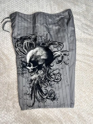 Pantalones Cortos de Natación Mossimo Supply Co Gráfico Calavera Gris Rayas Talla 30 Foto 1 de 4
