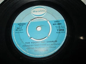 THE YOUNG RAY CHARLES SCARCE 45 EP REALM RECORDS GUITAR BLUES + 3 VG SCRATCHES - Picture 1 of 2