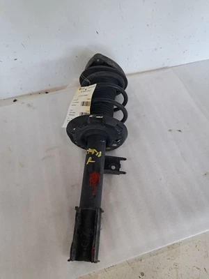 Puntal lateral pasajero Rh 2016 Gla250 Sku#4194751 Foto 1 de 4