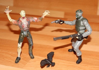 Boneco de ação Resident Evil 2 Hunk & Zombie Toy Biz ToyBiz - Imagem 1 de 4