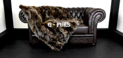 Manta de zorro de piel de oliva real de lujo Foto 1 de 3