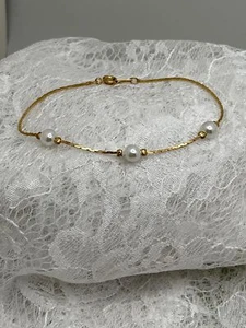 Vintage Elegant / Special Occasion Gold Tone Faux Pearl Chain Bracelet - Picture 1 of 7