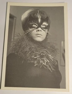 Vintage 1992 The Avengers Trading Card #69 PURRFECT Cornerstone Tara King Mask - Picture 1 of 3