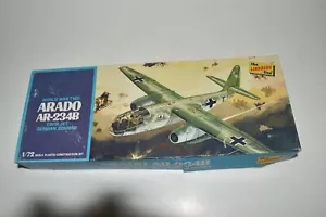 *RB* LINDBERG WWII ARADO AR-234B TWIN JET GERMAN SCALE 1/72 MODEL KIT (TPL16) - Picture 1 of 2