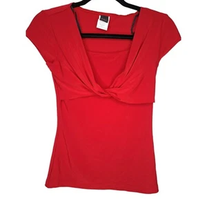 Camiseta Wrapper roja manga pequeña con detalle de corpiño torcido - Imagen 1 de 3