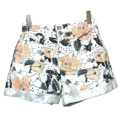 BDG Floral Mom Jean Shorts White Pink High Waist Cuffed Hem Sz 26 Boho Granola Foto 1 de 4