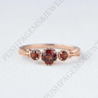 Anillo de plata de ley 925 de 5 mm con forma redonda de granate natural enchapado en oro rosa Foto 1 de 4