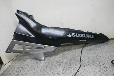 Cubierta de marco de carenado trasero izquierdo OEM 1990 Suzuki GSX600F Katana 47211-19C01 negro Foto 1 de 4