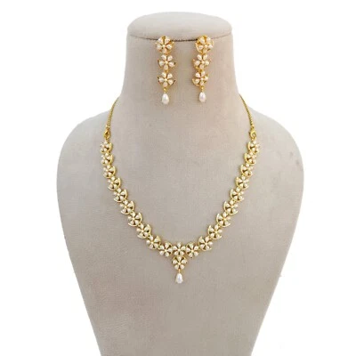 Precioso collar de piedras preciosas de perlas, collar chapado en oro collar del sur de la India Foto 1 de 4