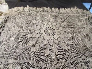 Schönes antikes französisches Spitzentuch. Feine Handarbeit - Bild 1 von 9