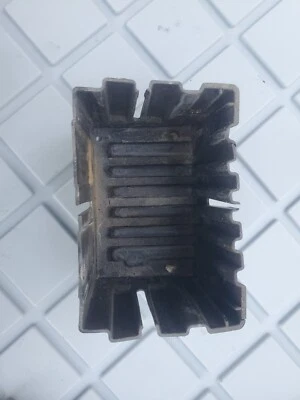 Honda CB750 92 Nighthawk Batería Caja Bandeja Foto 1 de 4