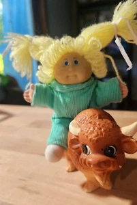 Vintage Cabbage Patch Kinder Miniatur Puppe 1984 5,5 Zoll blonde Haare blaue Augen - Bild 1 von 9