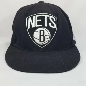 Sombrero a presión Mitchell and Ness Brooklyn Nets NBA W Wilson # 34 - negro/gris - Imagen 1 de 9
