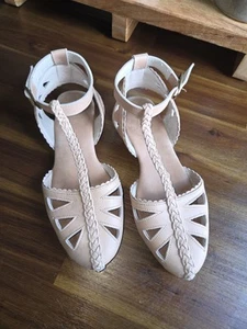 Bali Elf Bounty Leather T-Strap Sandals Vintage Beige Handmade Shoes Size 7 - Picture 1 of 9