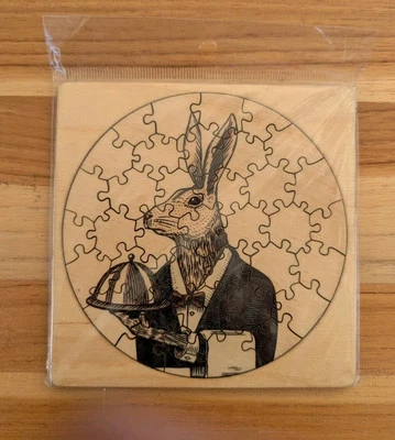Rompecabezas Butler Bunny: madera: 37 piezas: tirada de impresión limitada: 5" X 5": pegatina gratis Foto 1 de 4