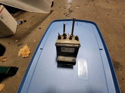 2006 2007 2008 2009 2011 CADILLAC DTS ABS АНТИТОРМОЗНОЙ НАСОС 15802962 - Изображение 1 из 3