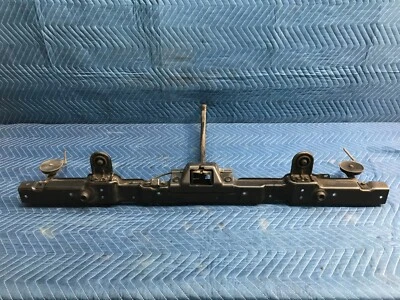 Barra de amarre de soporte de radiador superior Hyundai Entourage 07-08 OEM Foto 1 de 4