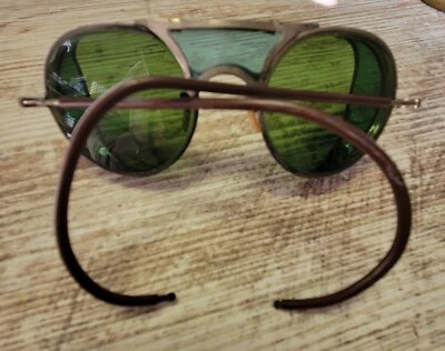 Vintage BAUSCH & LOMB Safety GOGGLES w Sidecups GREEN LENS 1940s Antique GLASSES - Image 1 of 4