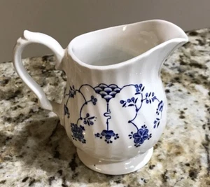 MYOTT FINLANDIA Blue & White Creamer 3 5/8" - Picture 1 of 3