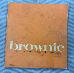1963 Brownie Girl Scout Handbook Paperback Book Vintage Inscribed Dirty Cover - Picture 1 of 17