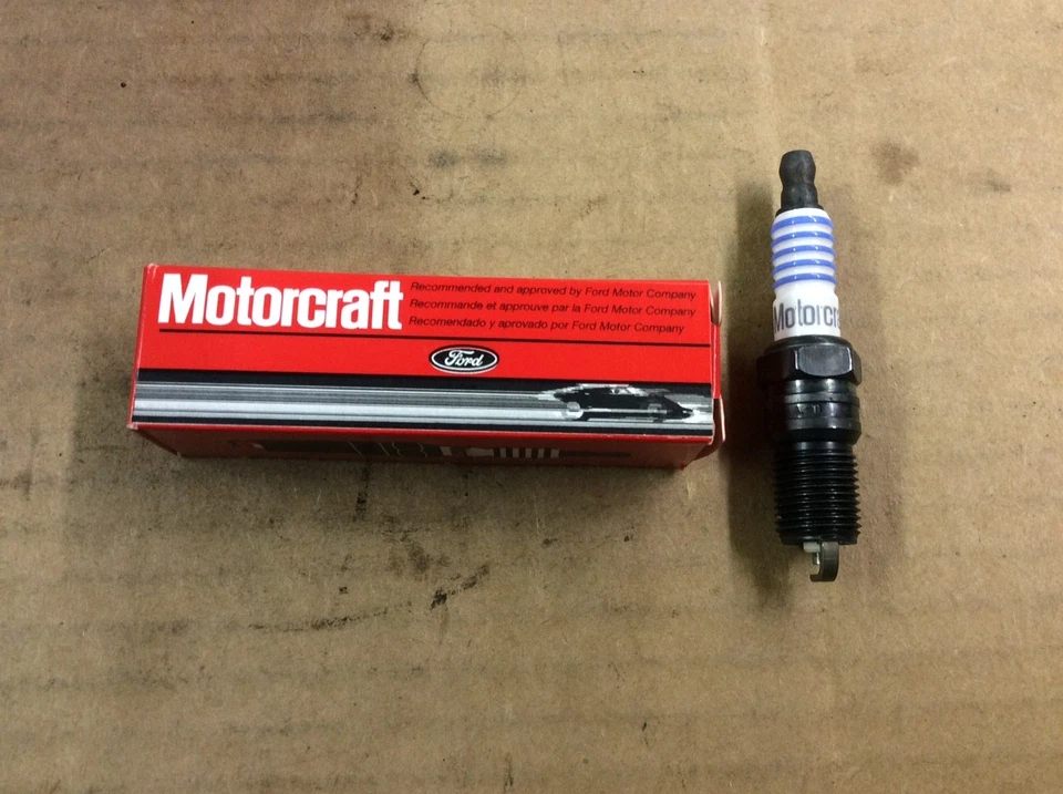 Nueva bujía Ford Motorcraft AGSF42C-6 de fábrica OEM Foto 1 de 1