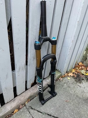 Horquilla Fox Factory 32 29" 120 mm, 15x100 mm TA -2018, XC/Trail MTB horquilla de suspensión Foto 1 de 4