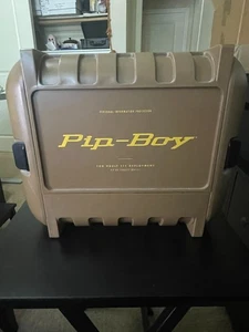 Fallout 4 Pip-Boy Model 3000 Mk IV Complete Collector's Edition Pipboy & Case - Picture 1 of 16